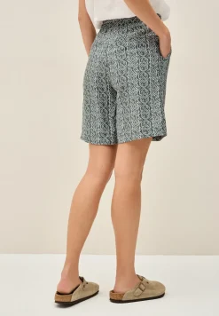 Short à motifs