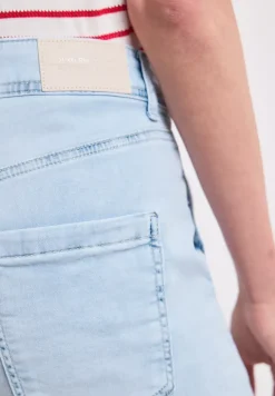 Short Straight Leg avec coupe décontractée
