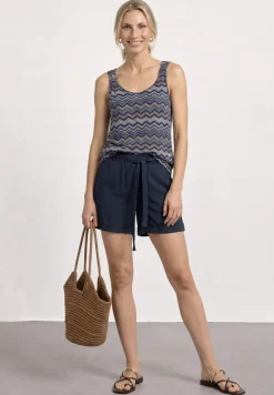 Short taille haute avec ceinture