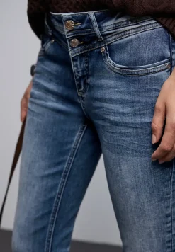 Slim Legs Jeans
