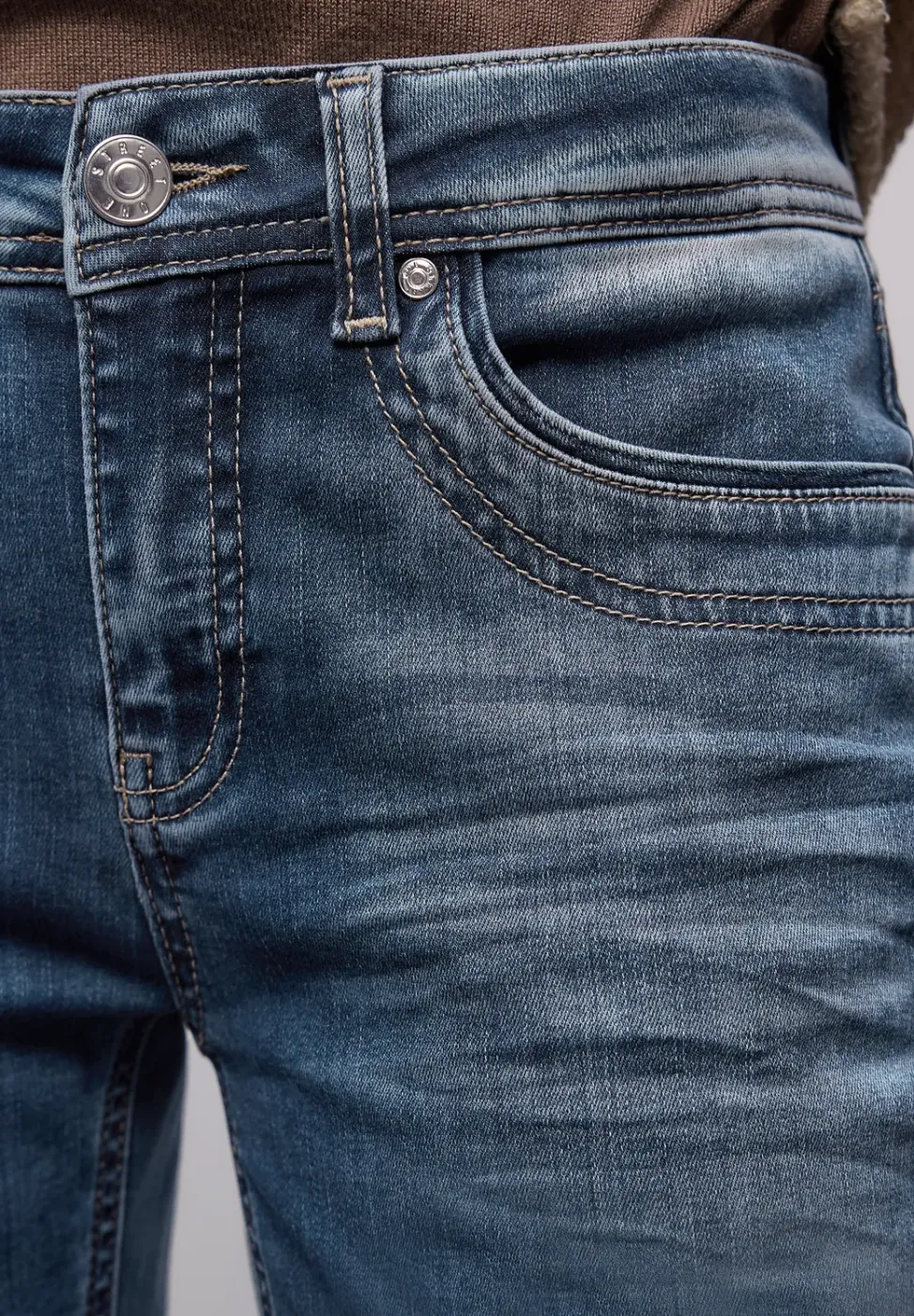 Slim Legs Jeans