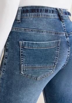 Slim Legs Jeans