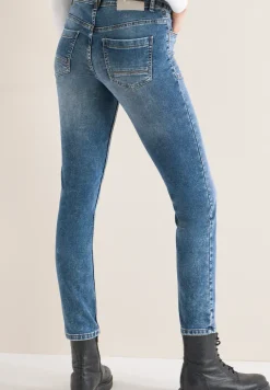 Slim Legs Jeans