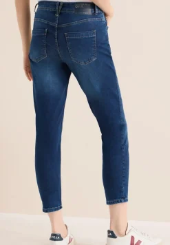 Slim Legs Jeans