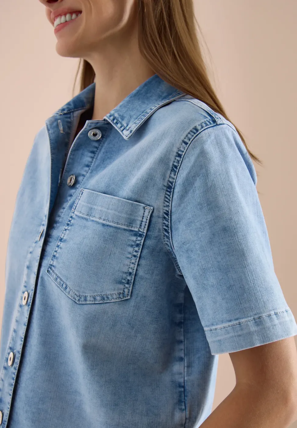 Surchemise à manches courtes avec patte de boutonnage