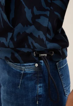 Sweat à capuche à motifs