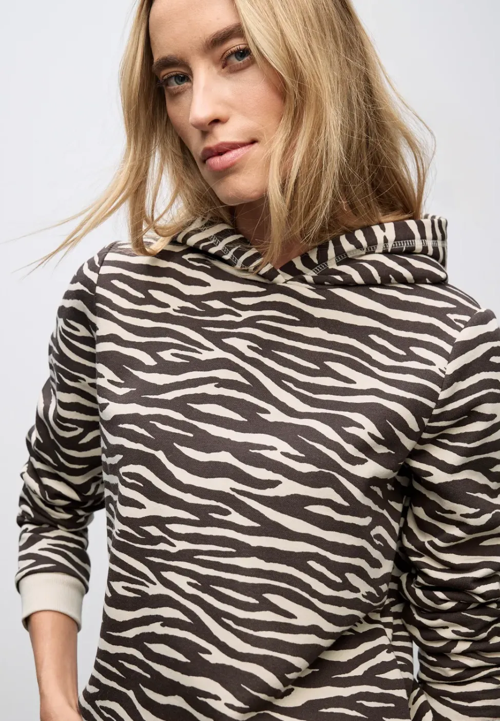 Sweat à capuche à motifs