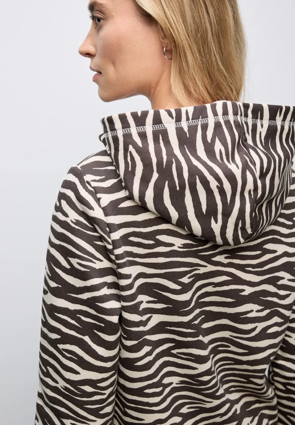 Sweat à capuche à motifs