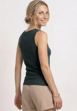 Top basique avec encolure en cœur