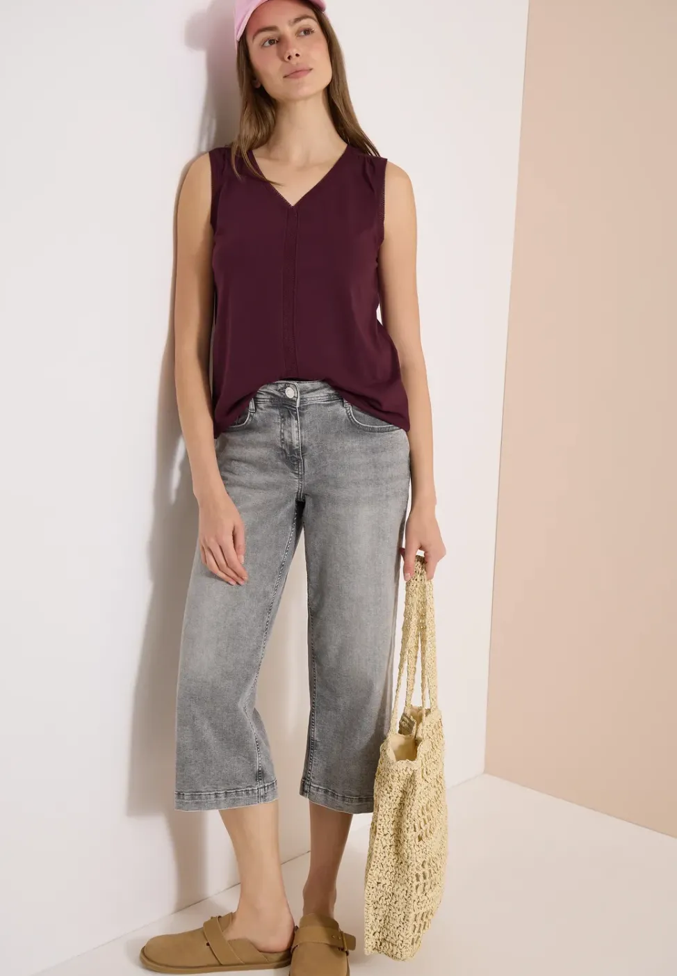 Top avec col en V et bande crocheté