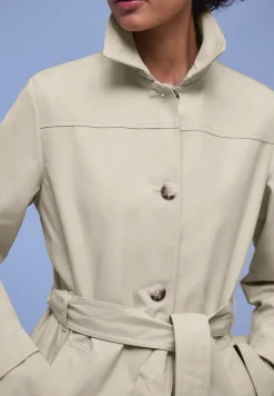 Trench-coat