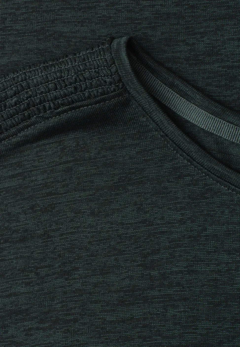 T-shirt à col bateau avec détail smocké