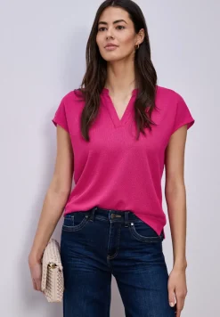 T-shirt à col fendu dans un look tricoté