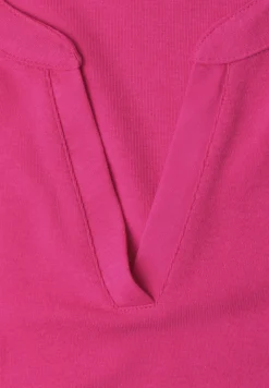 T-shirt à col fendu et détails en satin