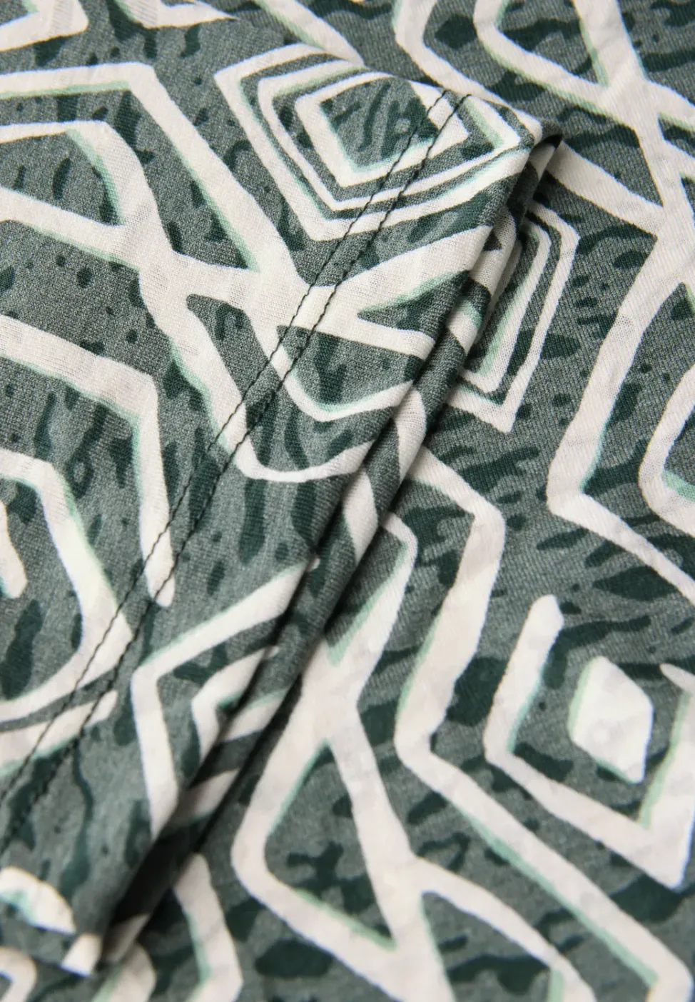 T-shirt à l'aspect dévoré