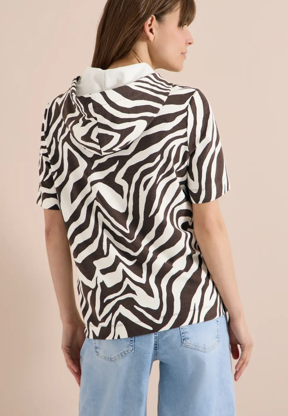 T-shirt à manches courtes avec capuche et structure