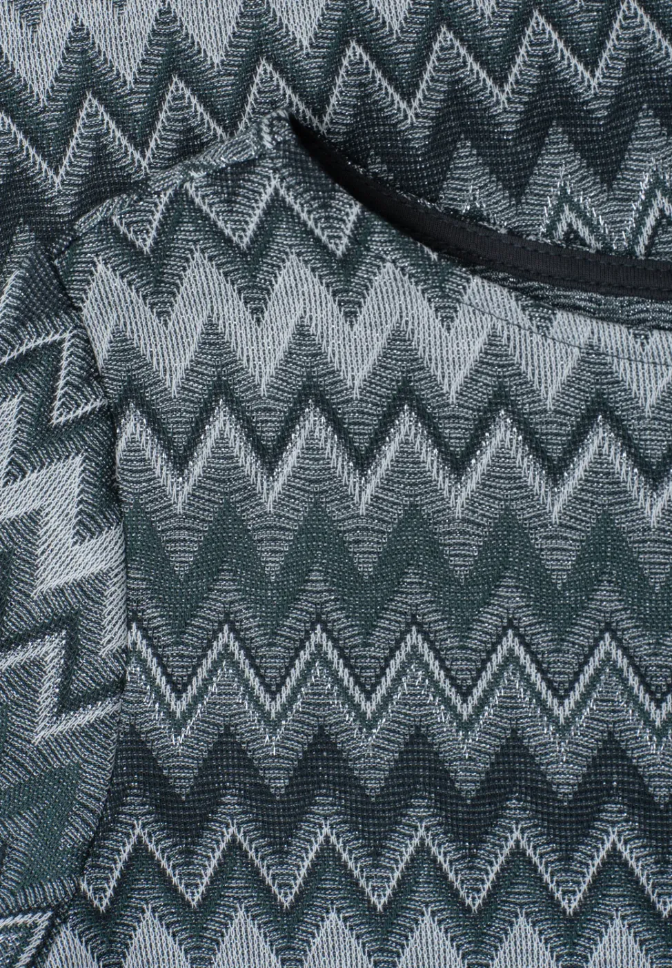 T-shirt avec boatneck et imprimé en zigzag
