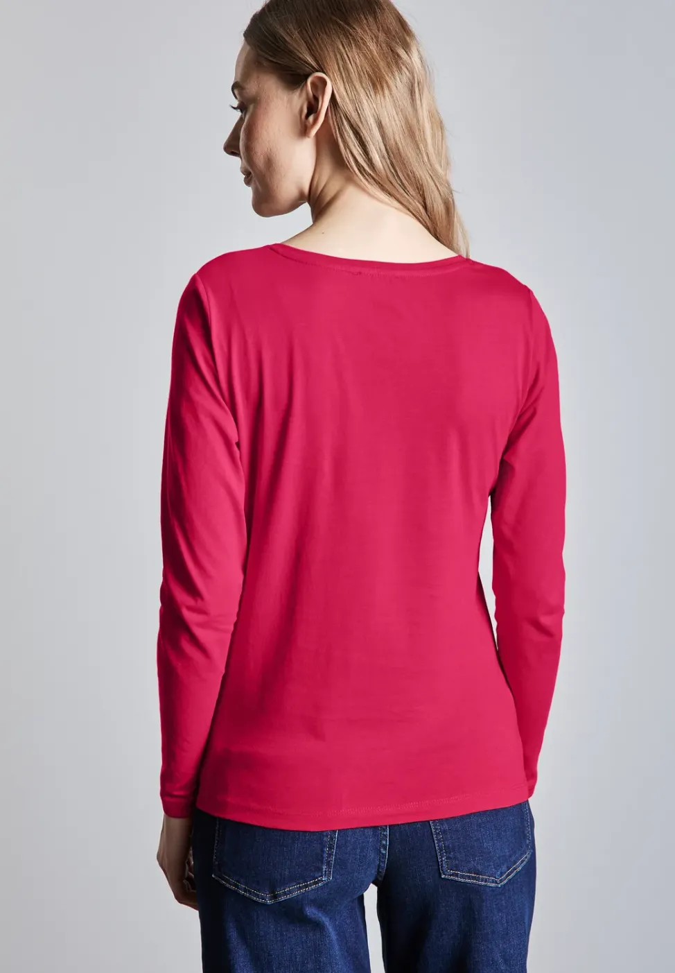 T-shirt avec col en V arrondi