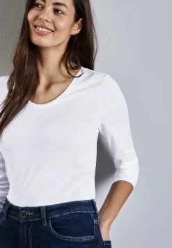 T-shirt avec col en V arrondi
