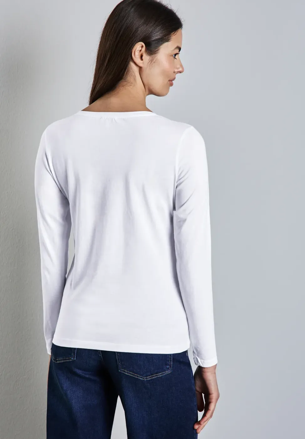 T-shirt avec col en V arrondi