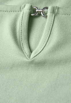 T-shirt avec découpe