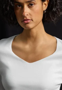 T-shirt avec encolure carrée
