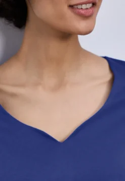 T-shirt avec encolure en cœur