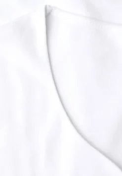 T-shirt avec encolure en cœur