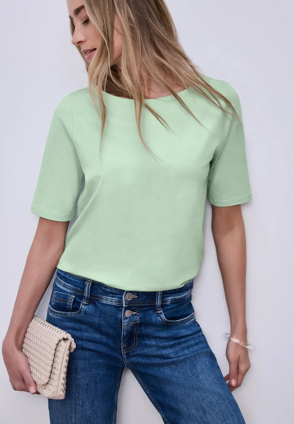 T-shirt avec encolure en U