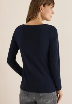 T-shirt avec encolure en U