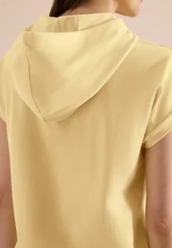 T-shirt avec sweat à capuche et détail imprimé