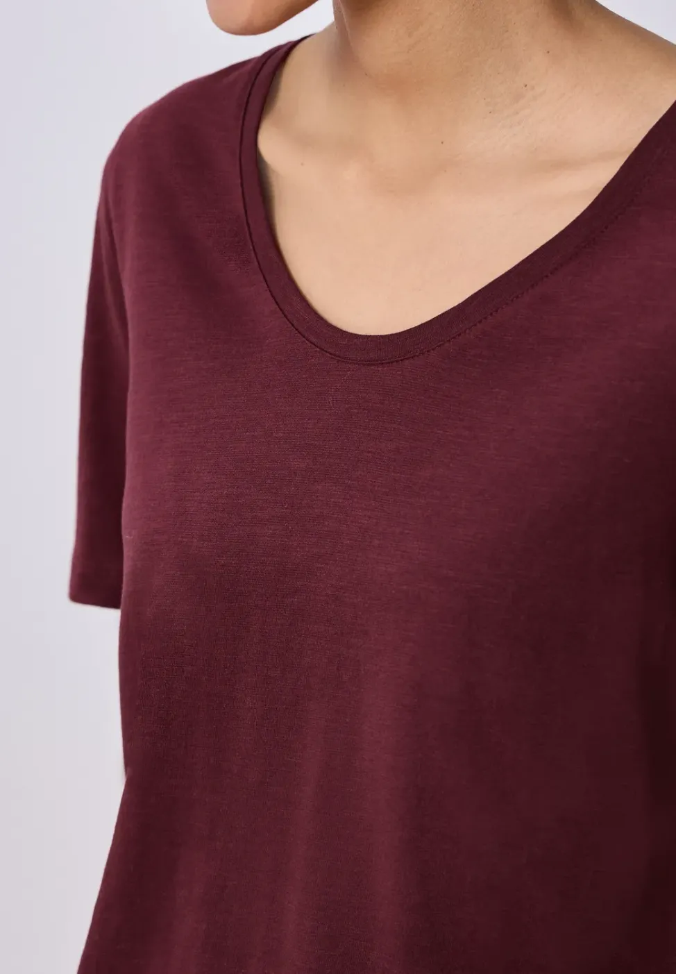 T-shirt basique à col V