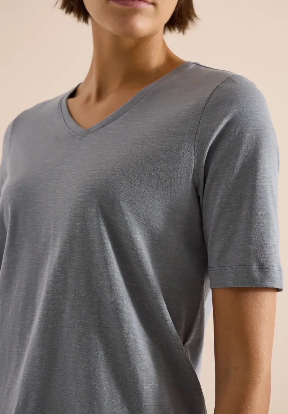 T-shirt basique à col V