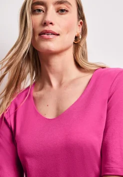 T-shirt basique avec col en V en couleur unie