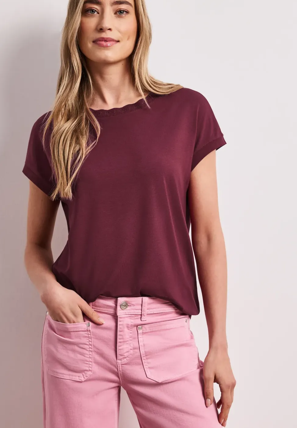 T-shirt col bateau avec bande décorative