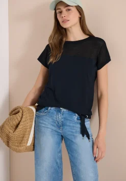 T-shirt avec boatneck et insert en mesh