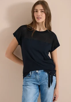 T-shirt avec boatneck et insert en mesh