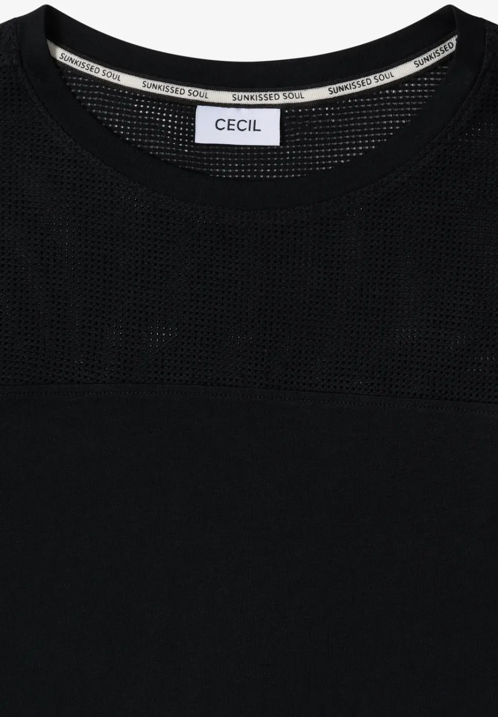 T-shirt avec boatneck et insert en mesh