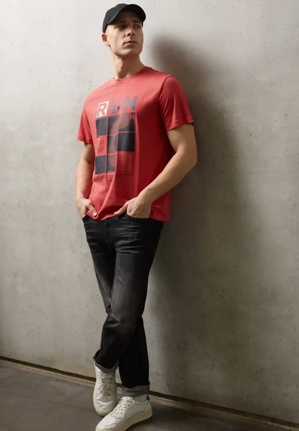 T-shirt avec impression sur le devant