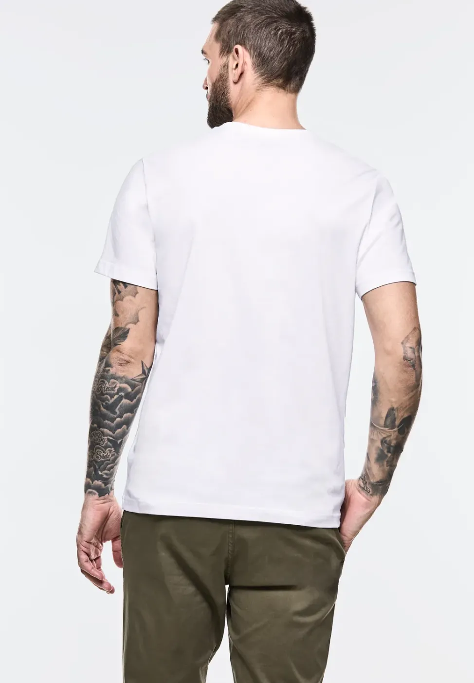 T-shirt avec imprimé sur la poitrine