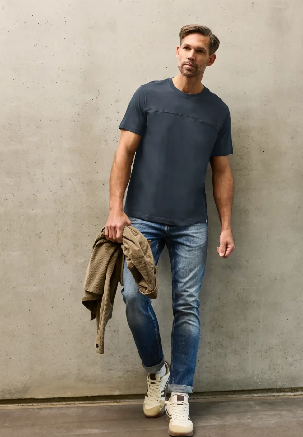 T-shirt avec poche poitrine