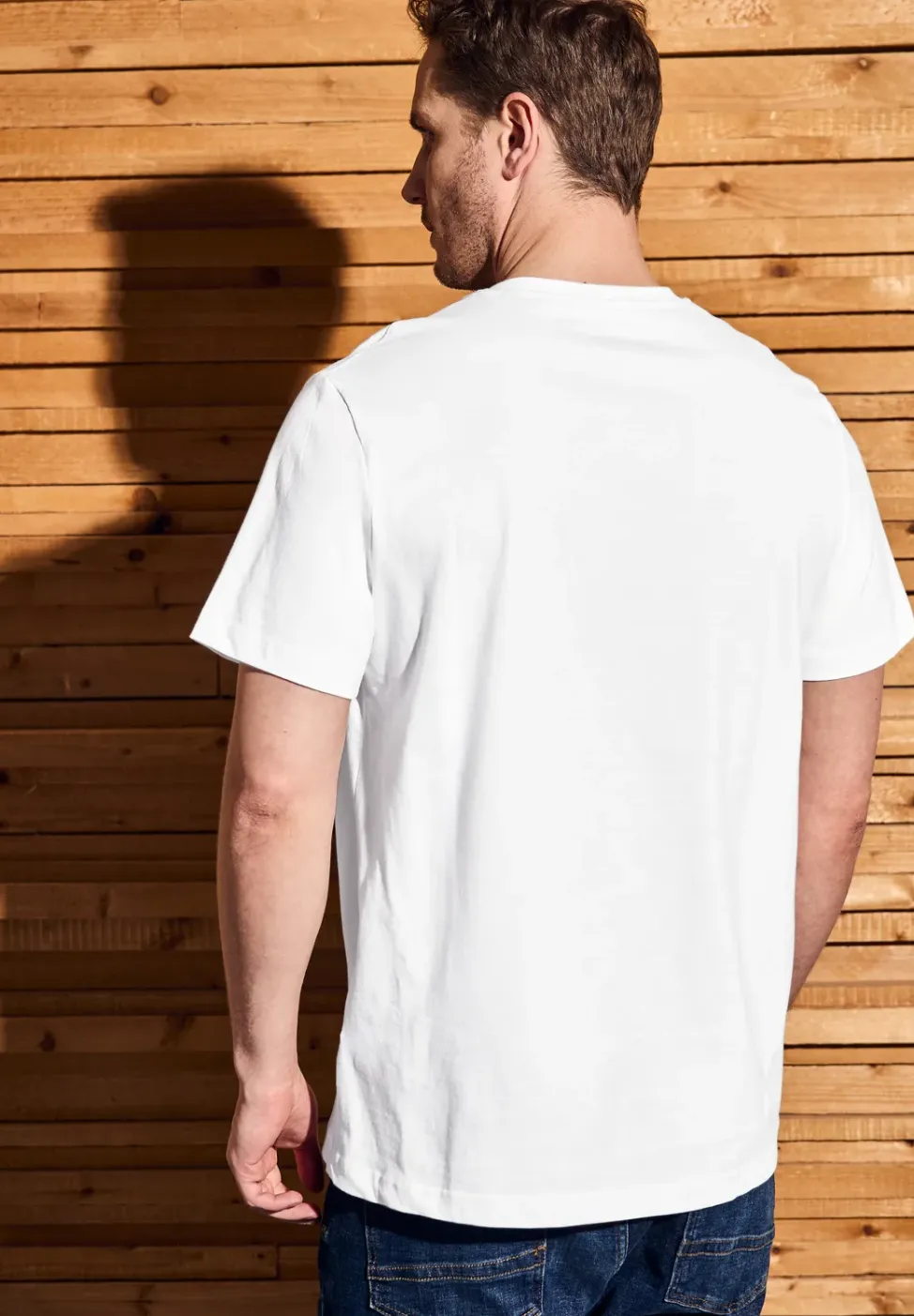 T-shirt à col en V