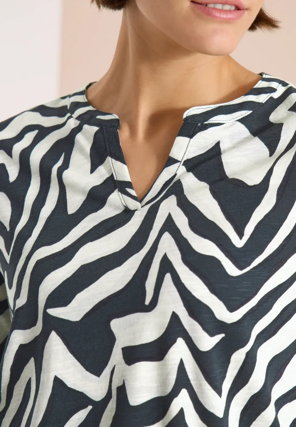 T-shirt à col fendu avec imprimé