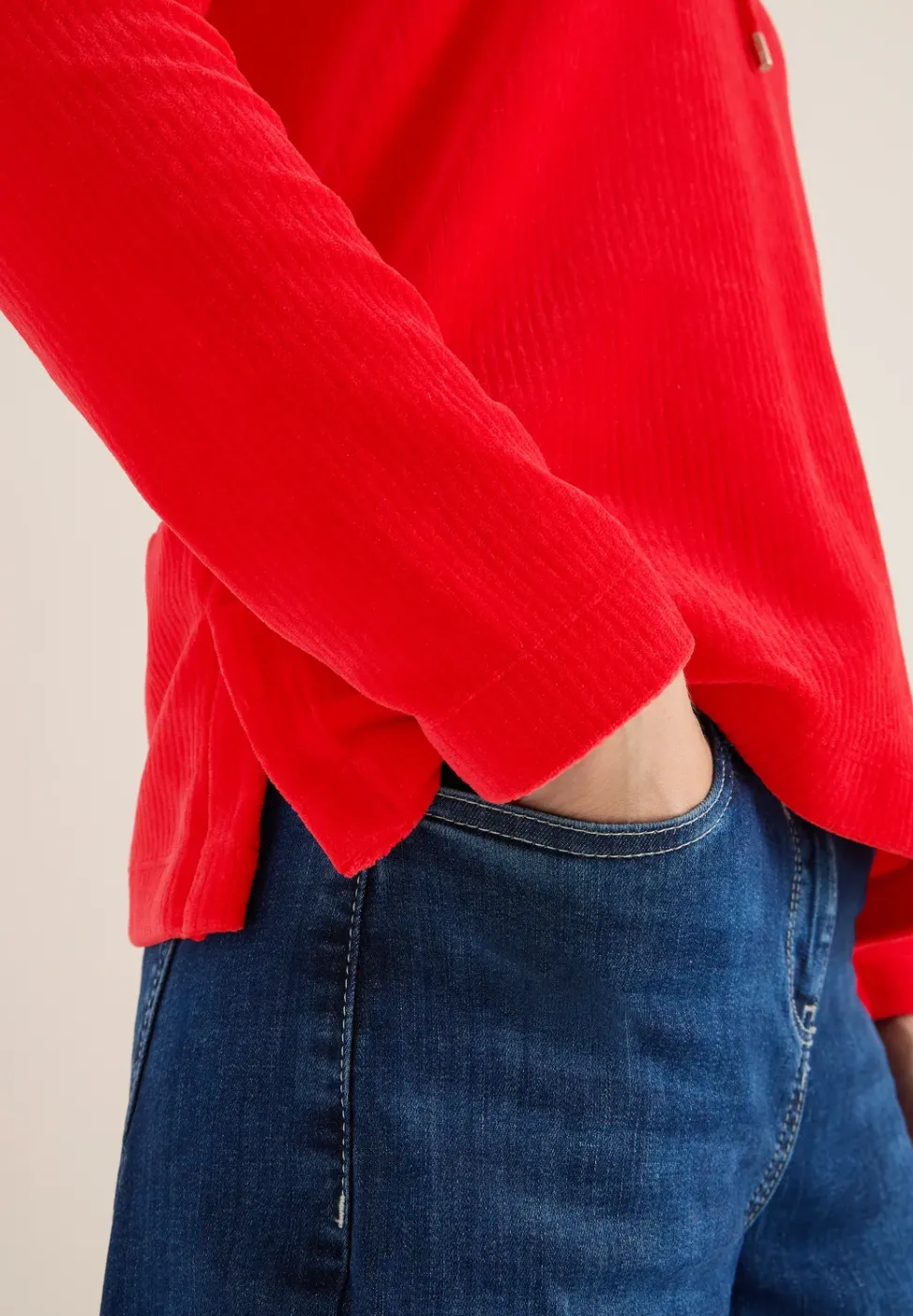 Veste en velours côtelé avec capuche