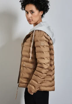 Veste avec capuche amovible