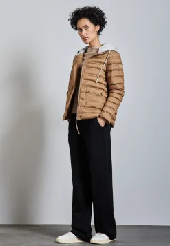 Veste avec capuche amovible