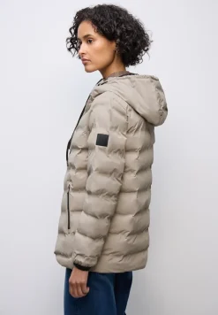 Veste avec coutures collées