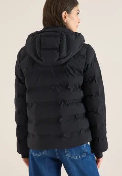Veste avec coutures collées