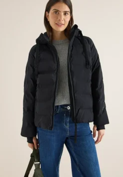 Veste avec coutures collées