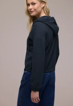 Veste courte à capuche